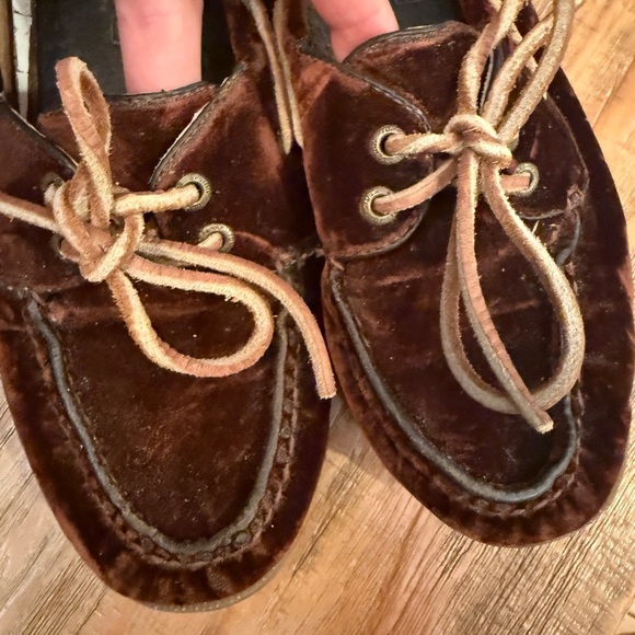 Sperry Mocha Mousse VELVET Boat Shoes with Moccasin Stitching Angler Fisherman - Picture 2 of 7